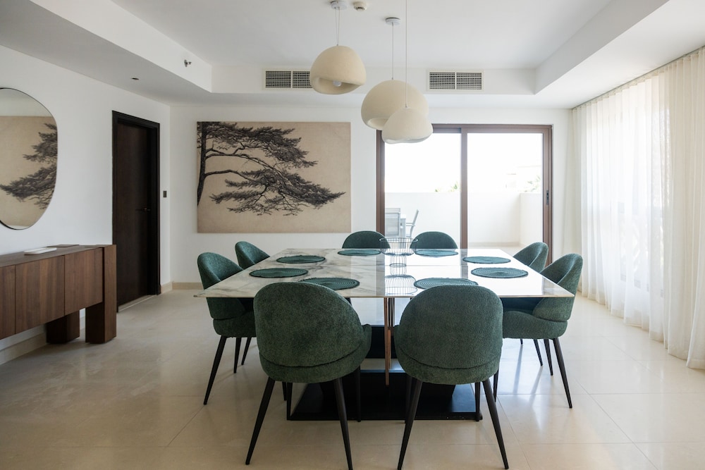 Luxury House photo 3