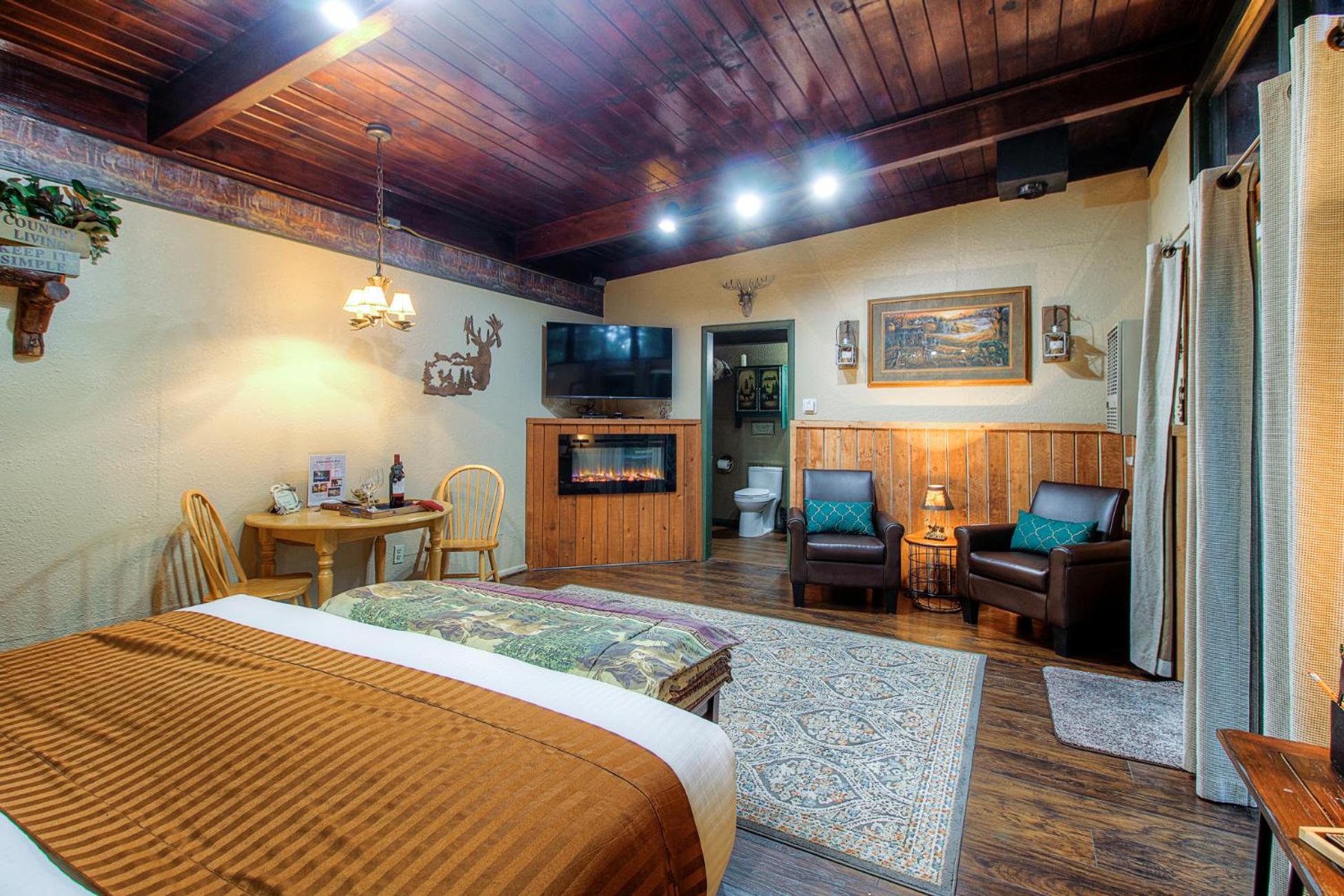 Bungalow with Patio photo 3