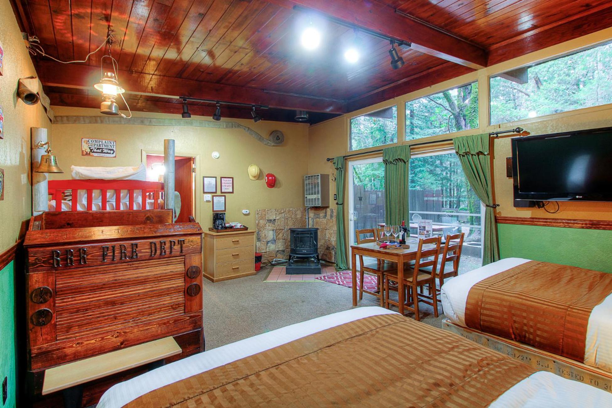 Bungalow with Patio photo 3