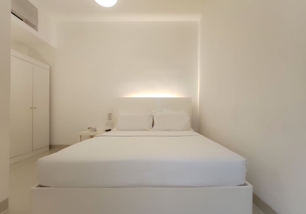 Petite Room with Queen Bed