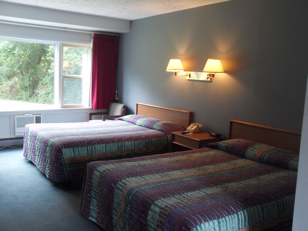Standard Room, 2 Queen Beds photo 1