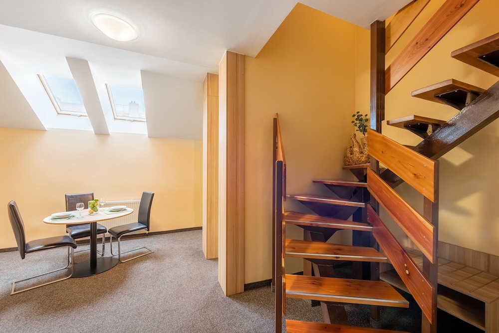 Family Duplex, Kitchenette