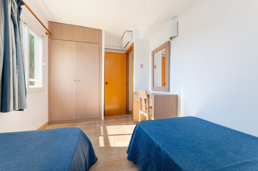 Family Apartment, 1 Bedroom, Balcony (3 people) photo 2