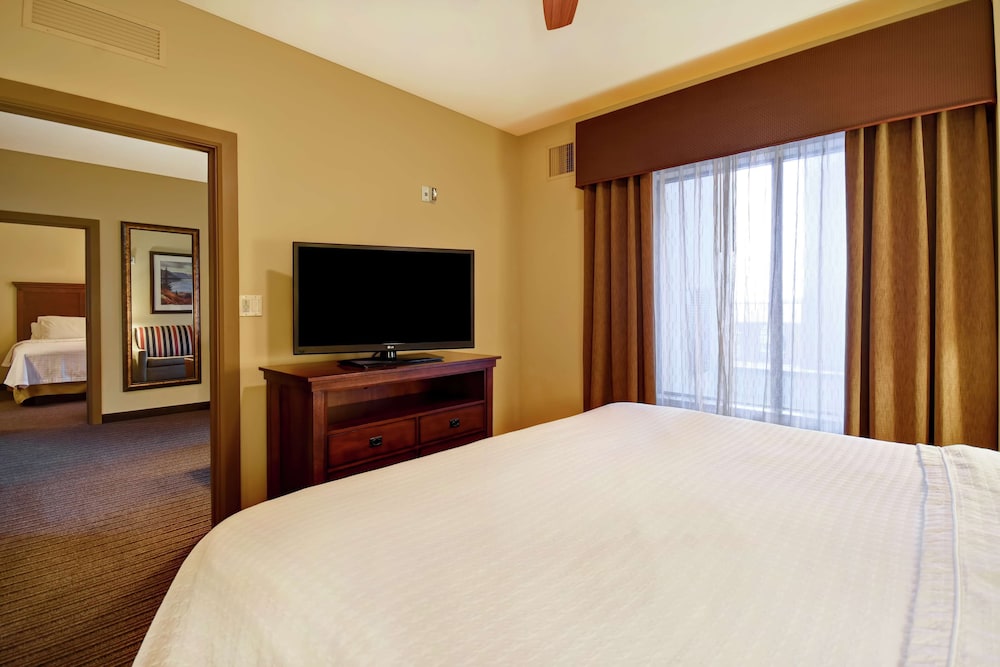 Suite, Multiple Beds, Accessible, Bathtub photo 2