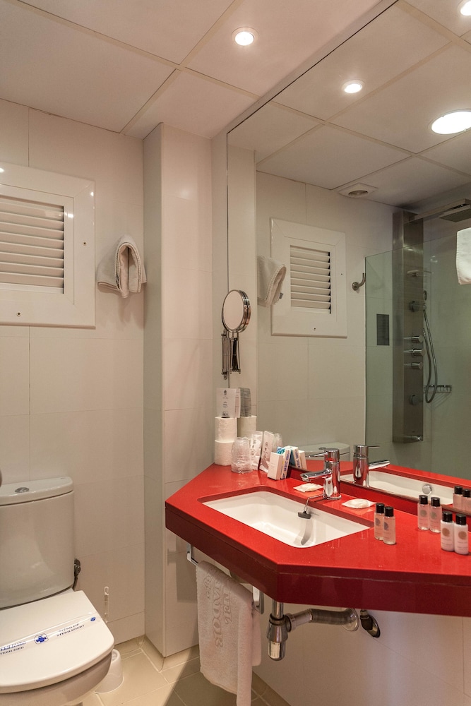 Double or Twin Room, Balcony, Sea View - Photo 7