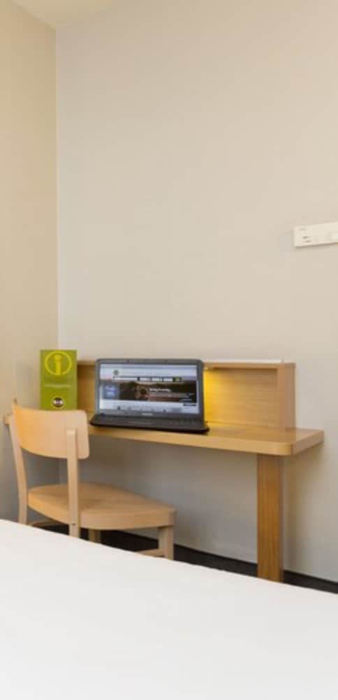 Double Room, Mobility Accessible, Non Smoking photo 2