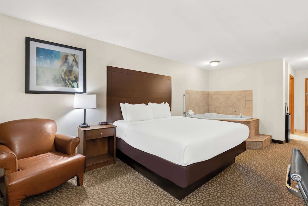 Standard Room, 1 King Bed, Non Smoking, Jetted Tub