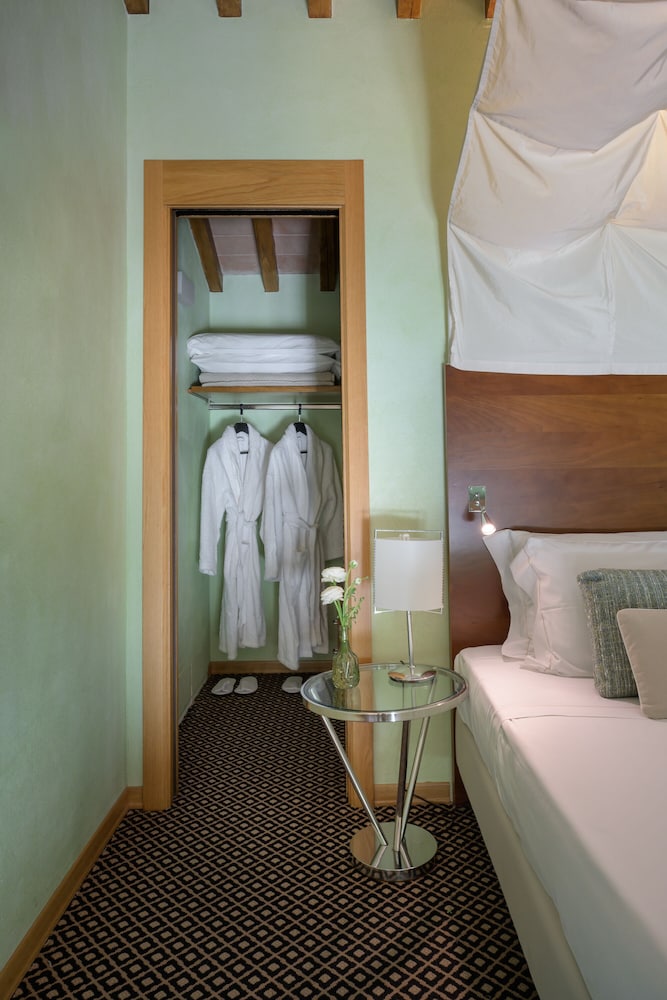 Family Quadruple Room, 1 Bedroom, 2 Bathrooms (Depandance) - Photo 7