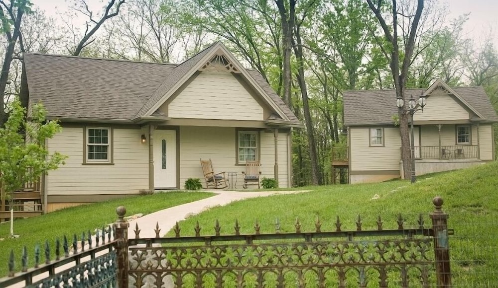 Deluxe Cottage, 1 Queen Bed, Non Smoking (Woodside Trail) photo 1