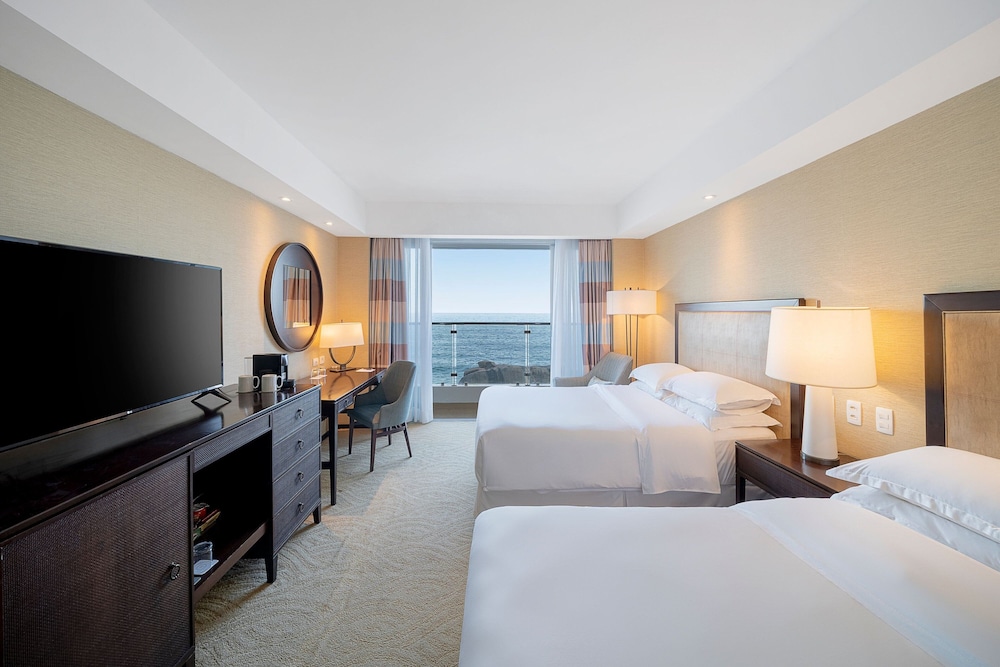 Deluxe Room, 2 Double Beds, Balcony (Oceanfront) - Photo 1