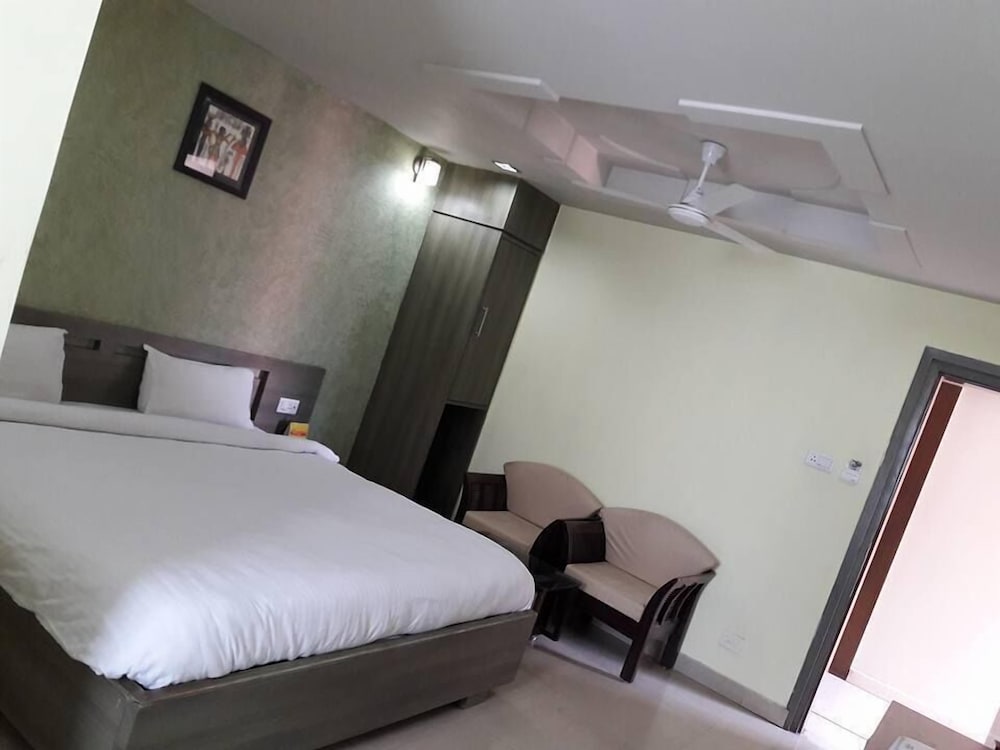 Deluxe Room, 1 Double Bed, Non Smoking, City View