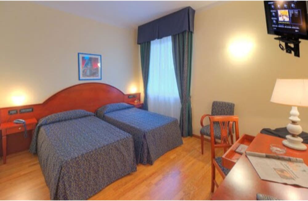 Standard Double or Twin Room photo 1