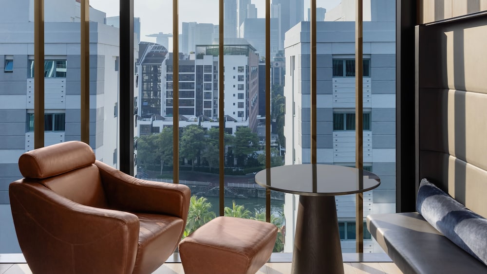 Classic Room, 1 King Bed, Club Lounge Access (Top Floor) thumbnail 6
