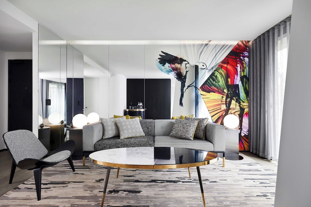 Suite, 1 King Bed, Non Smoking (Urban Suite)