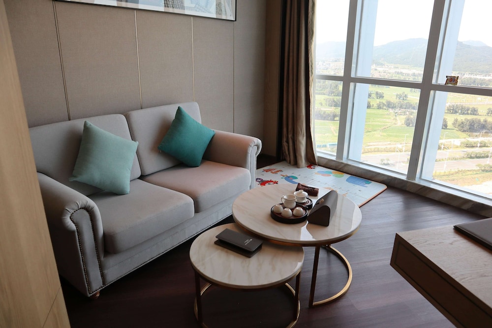 Family Suite, 1 Queen Bed, Non Smoking - Photo 3