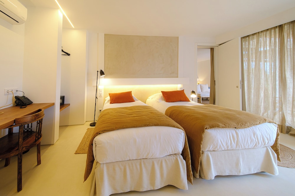 Standard Double or Twin Room - Photo 6