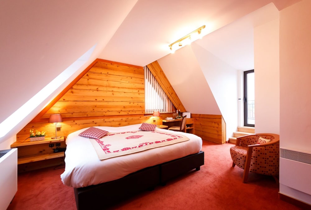 Junior Double Room, 1 Queen Bed, Balcony