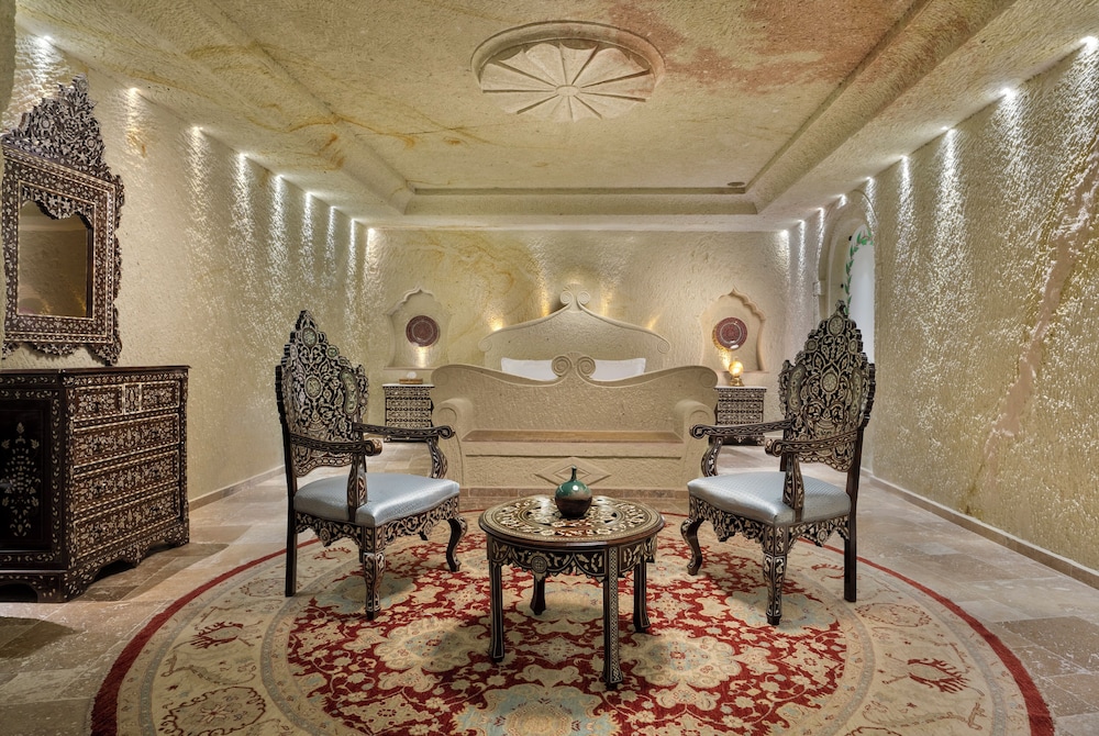 Suite (Kilic Arslan Cave)