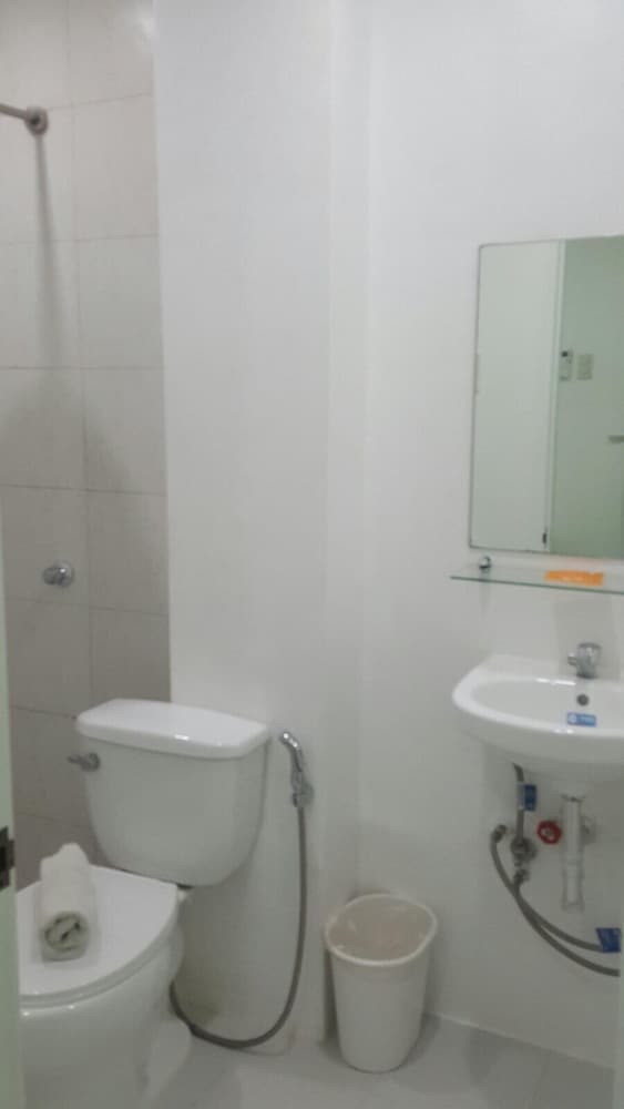 Small Room photo 2