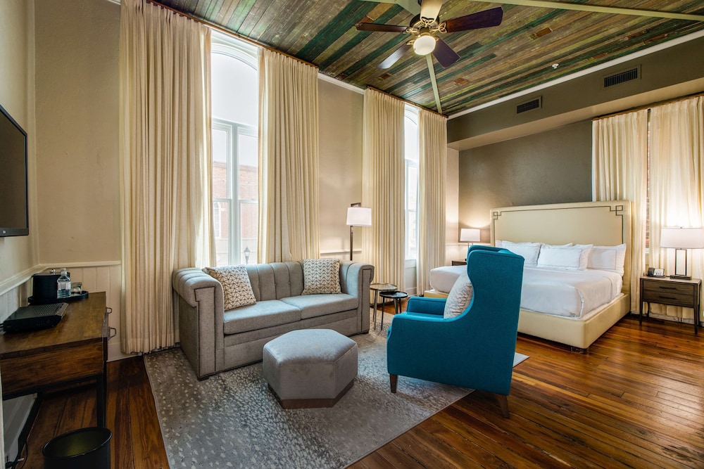 Suite, 2 Bedrooms (Penthouse) - Photo 3