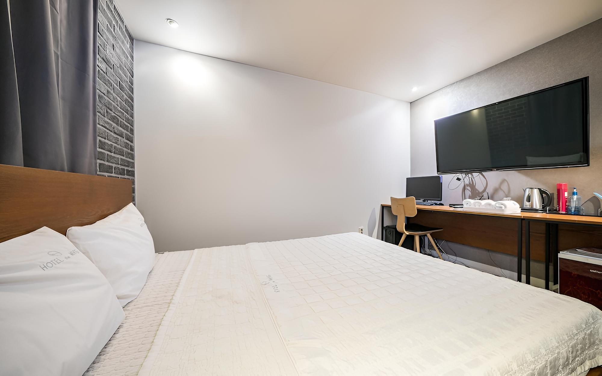 Room (Standard (breakfast provided (toast/c) - Photo 19
