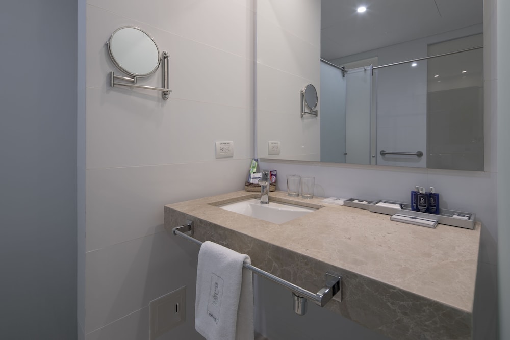 Suite - Photo 6