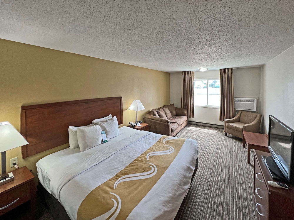Standard Room, 1 King Bed, Non Smoking photo 2