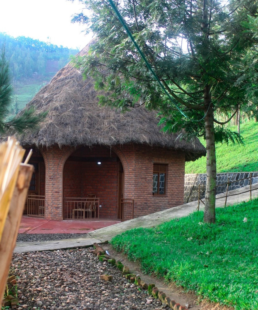Executive Bungalow, Lake View photo 2