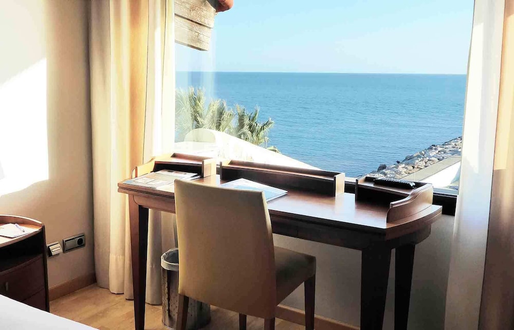 Double Room, 1 Queen Bed, Hot Tub, Sea View photo 3