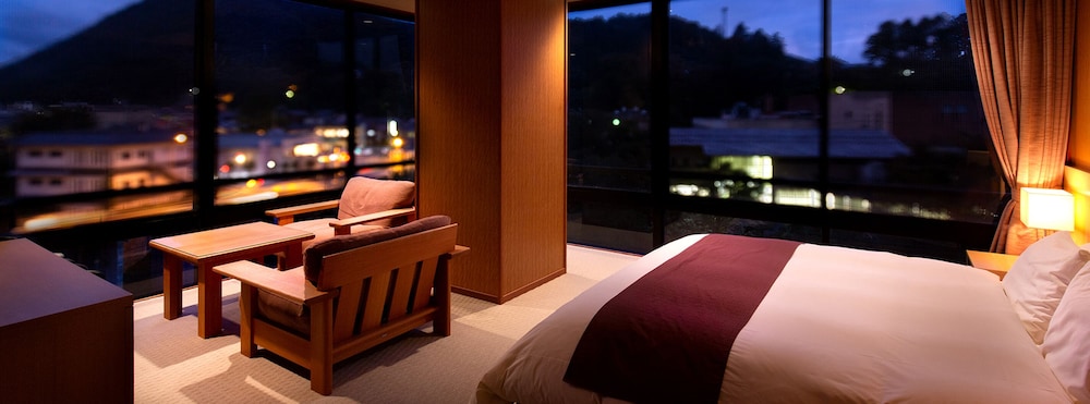 High-Grade Japanese-Western-style Room [Miyabi] - River view, king-size, with scenic bath hot spring photo 2