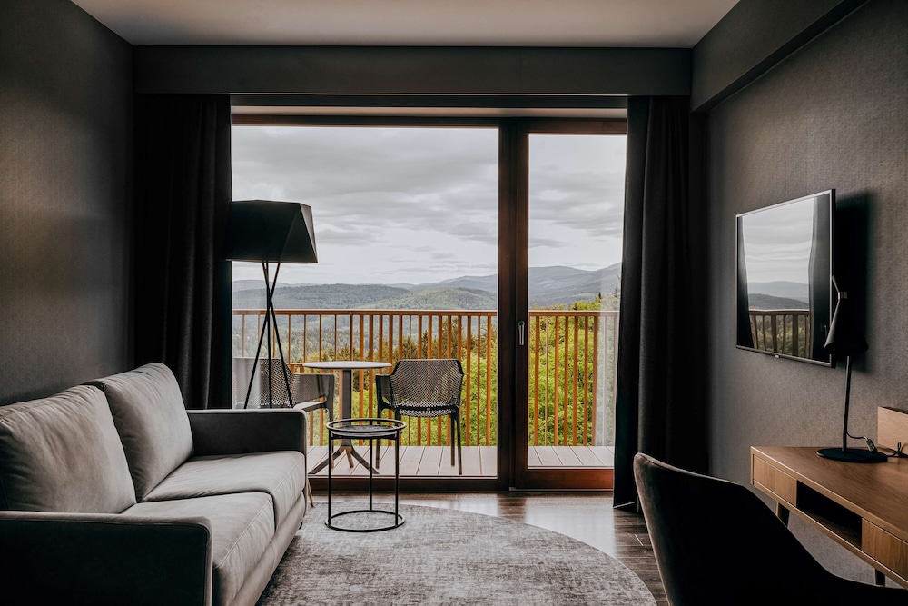 Suite, Mountain View