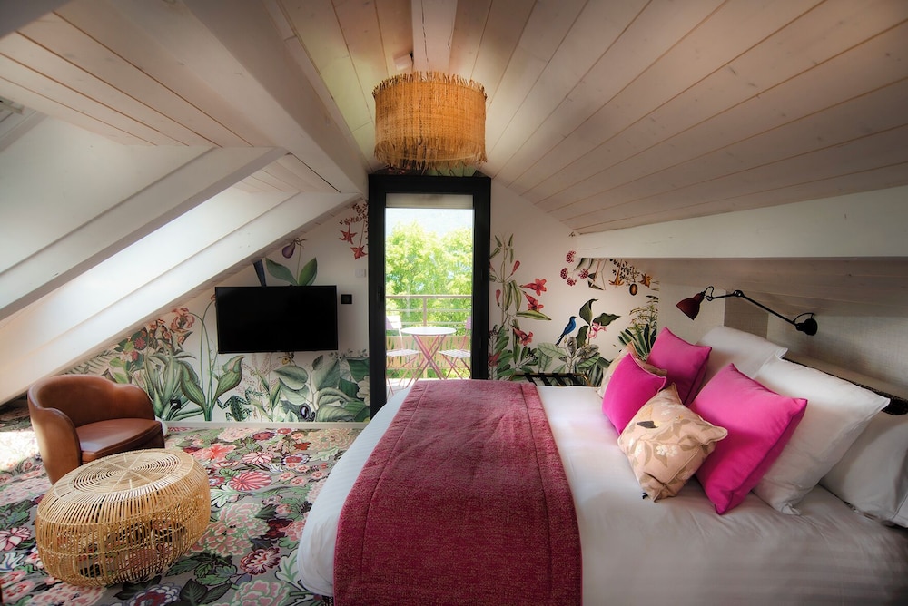 Villa, 4 Bedrooms, Non Smoking, Lake View photo 3