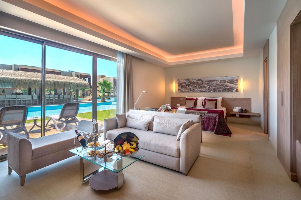 Family Suite, 2 Bedrooms, Pool Access, Pool View