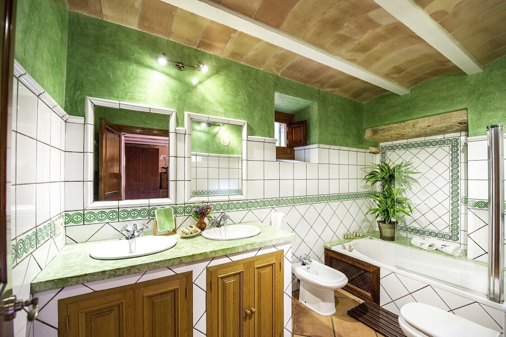Standard Double or Twin Room photo 3