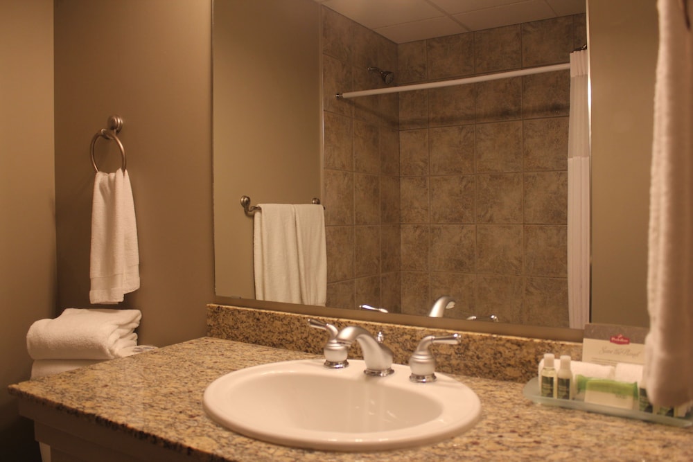Room, 2 Queen Beds - Photo 2