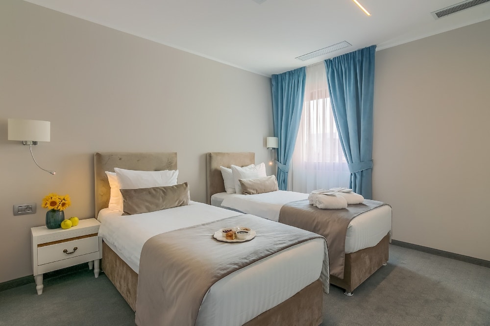 Deluxe Twin Room - Photo 4
