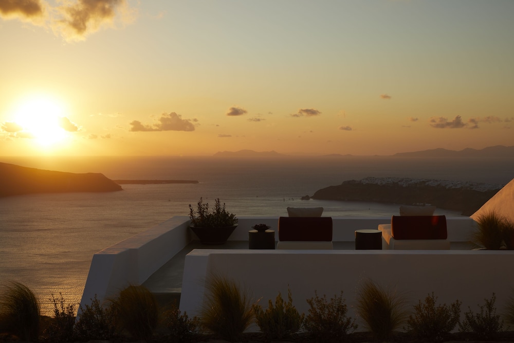 Atoles Villa with Private Pool and Caldera View - Photo 3