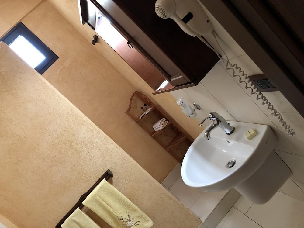 Deluxe Double Or Twin Room photo 3