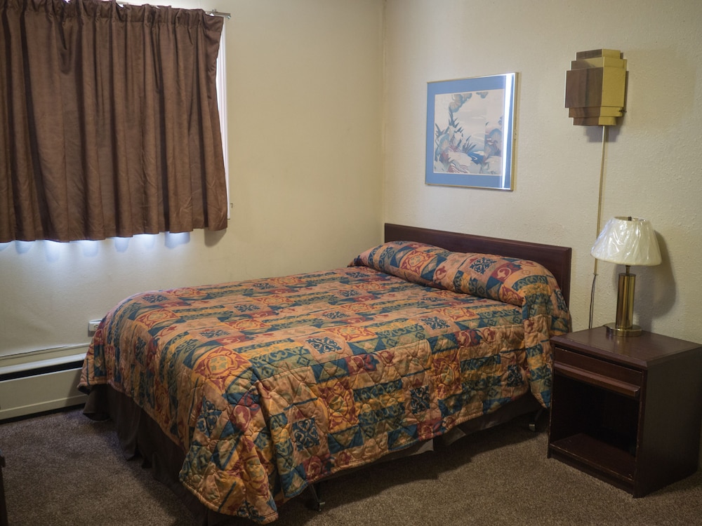 Deluxe Single Room, 1 Queen Bed photo 1