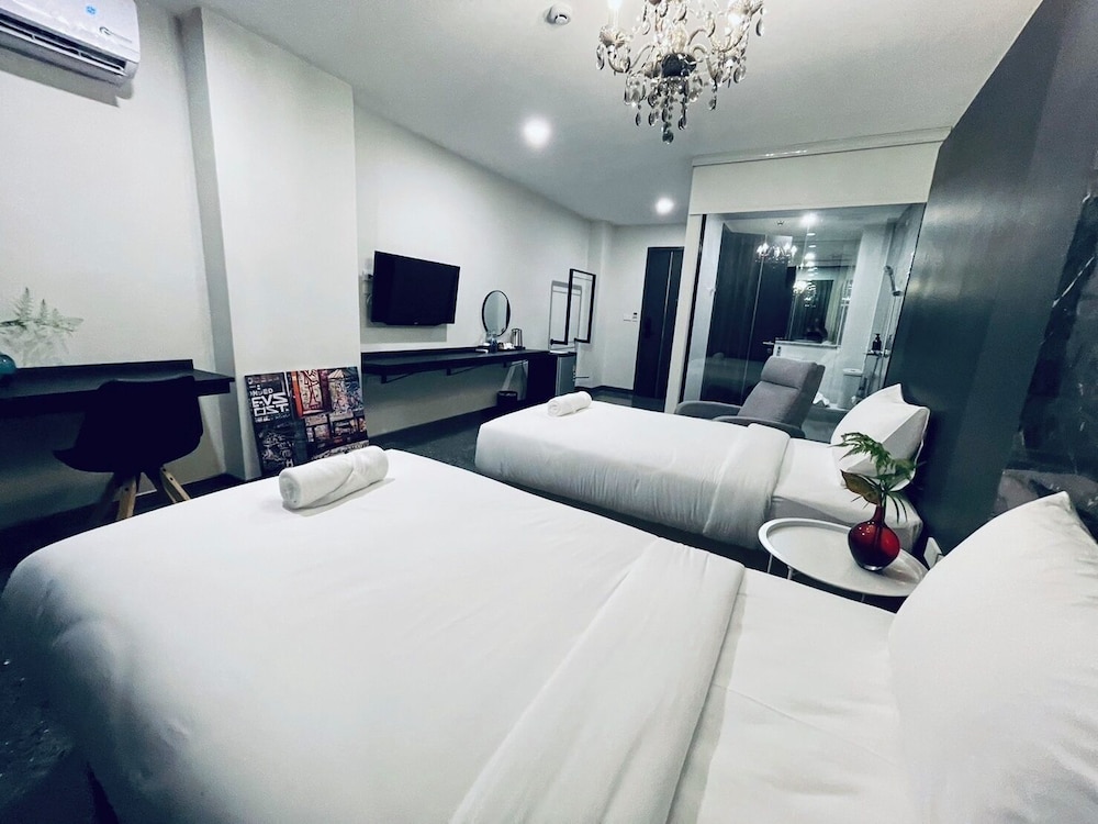 Deluxe Twin Room - Photo 3