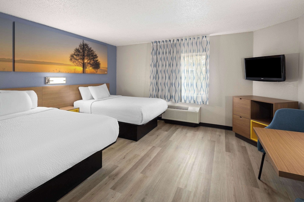 Room, 2 Double Beds, Accessible - Photo 1