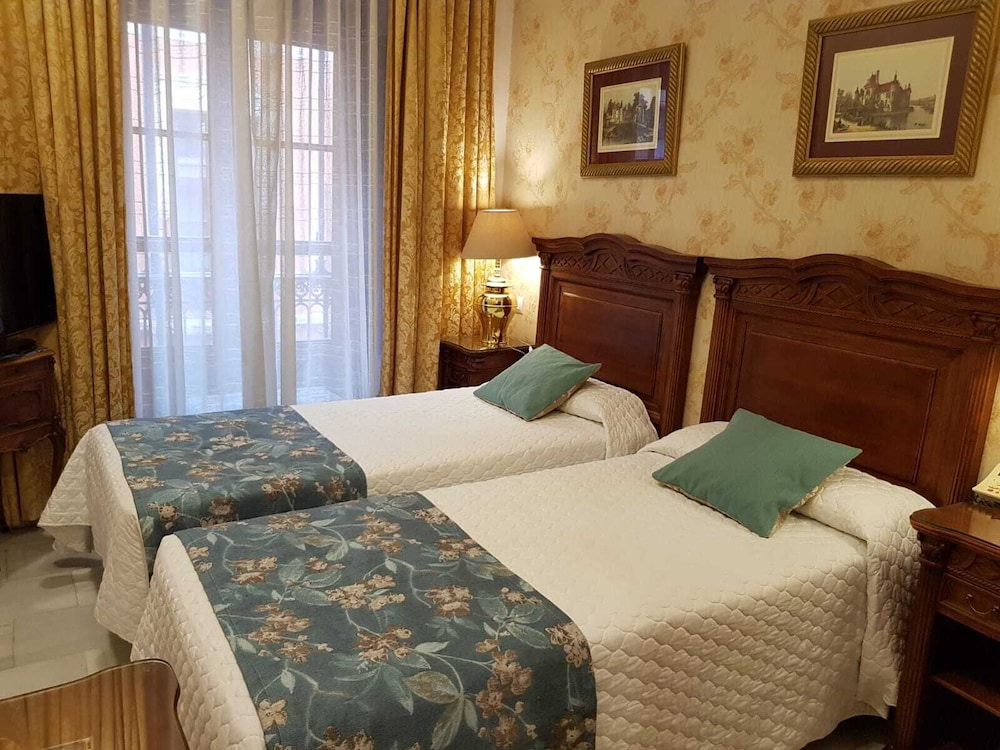 Twin Room - Photo 1