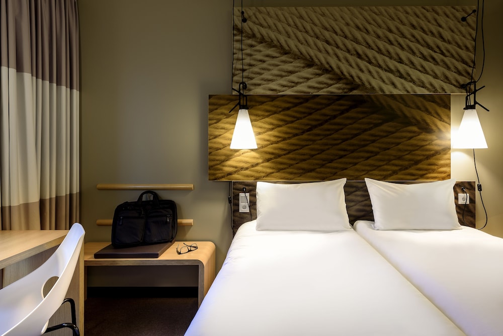 Standard Twin Room, 2 Twin Beds - Photo 7