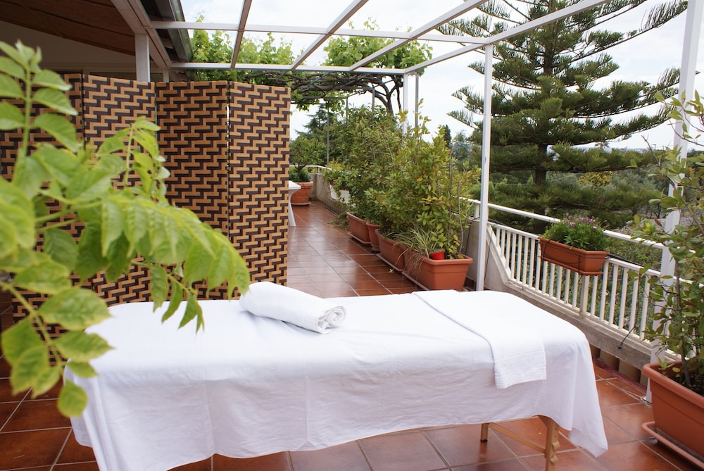 Classic Double Room, Private Bathroom (External) - Photo 1