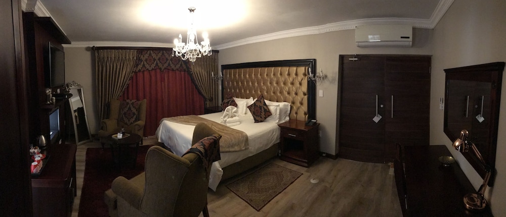 Honeymoon Suite