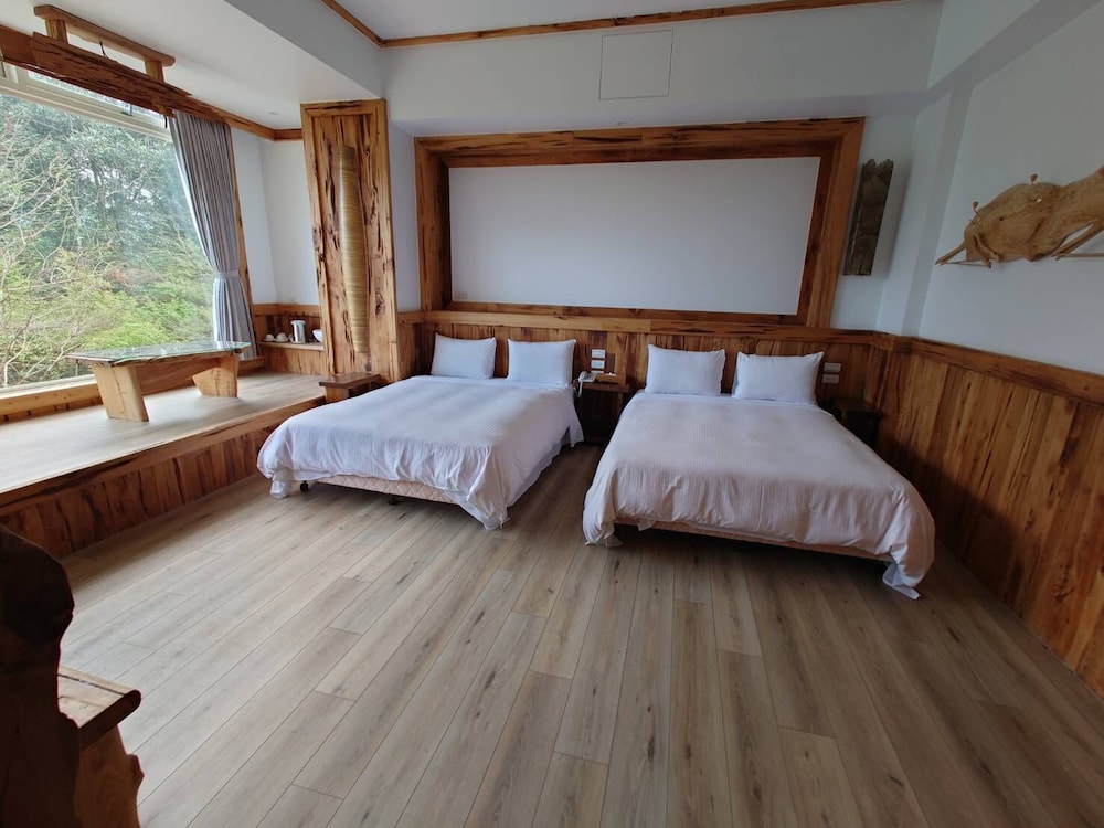 Grand Quadruple Room