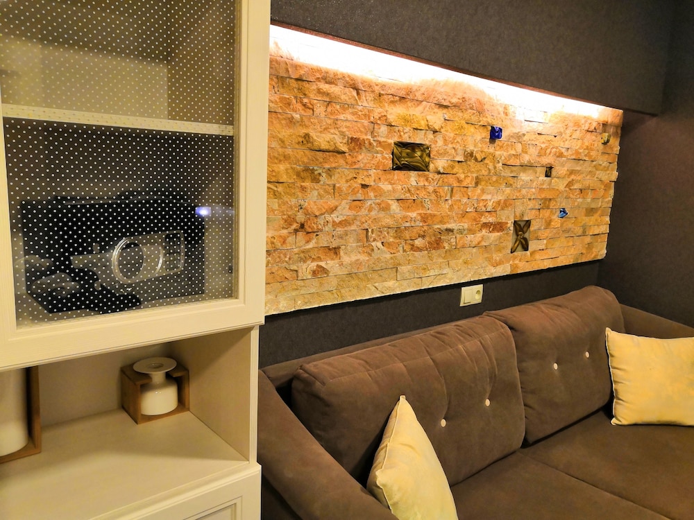 Deluxe Triple Room, Balcony, City View photo 3