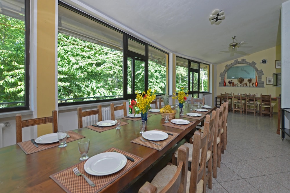 Villa photo 2