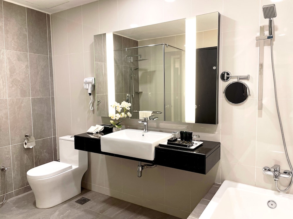 Deluxe King Room photo 2