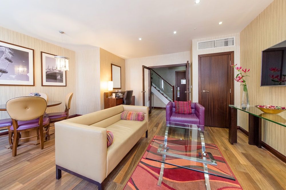 Suite, 1 King Bed (Duplex, Living Room)